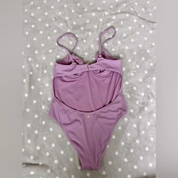 Victoria’s Secret swimsuit. Color: Lila. Size: L/M - Picture 4 of 7